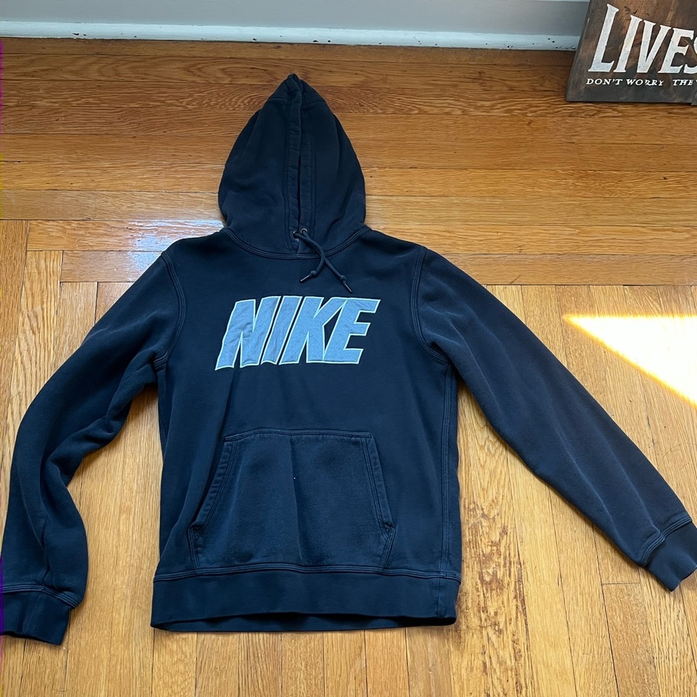 Nike Men's black Hoodie Sweater with grey Nike logo